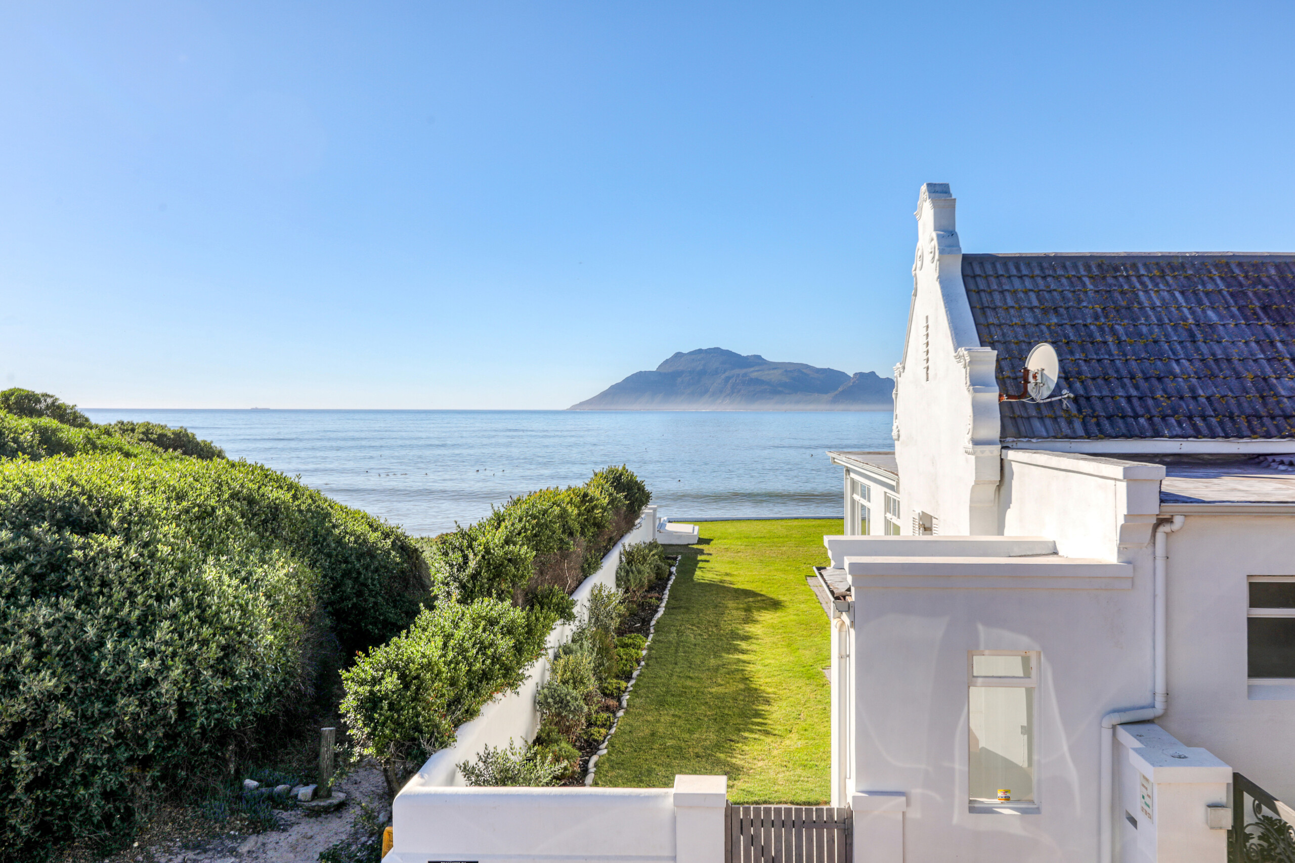 long-beach-holiday-house-14
